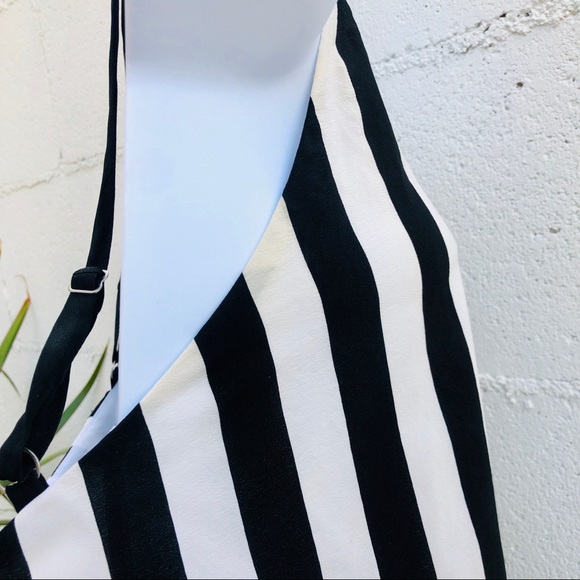 BcbgMaxazria Black and White striped tank top - Picture 3 of 7